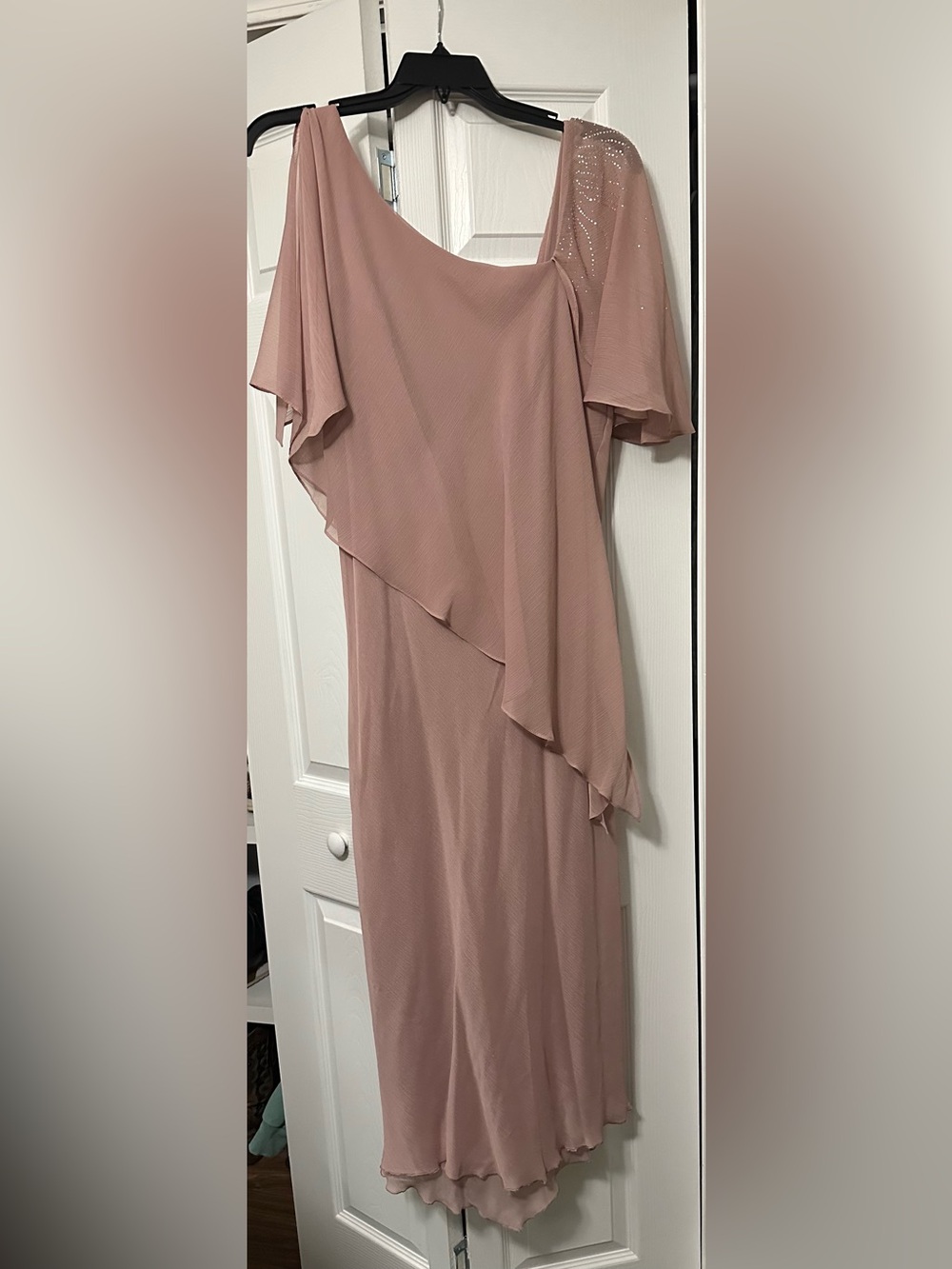 Elegant Flutter Sleeve Evening Dress in Dusty Rose